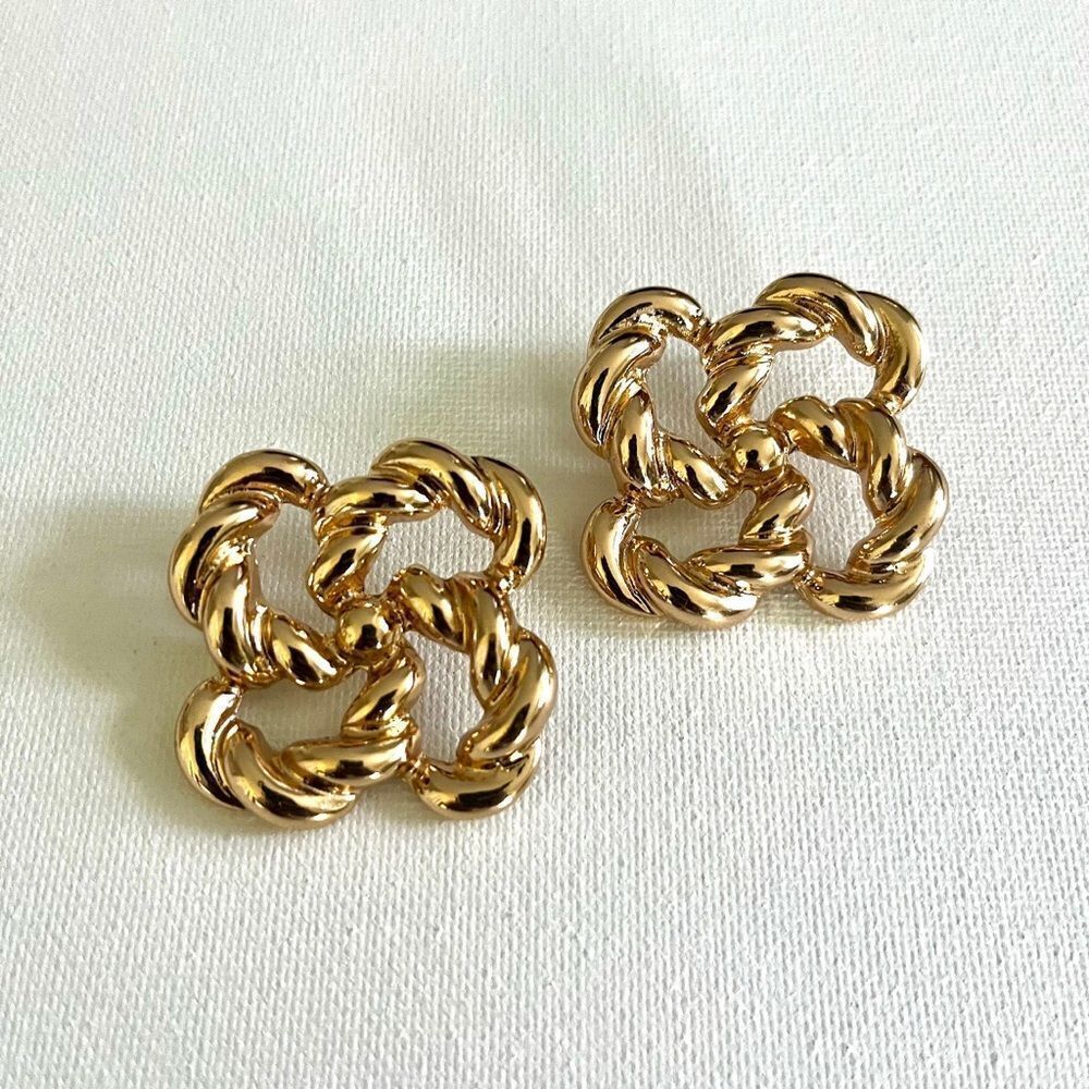 Geo twist earrings A101